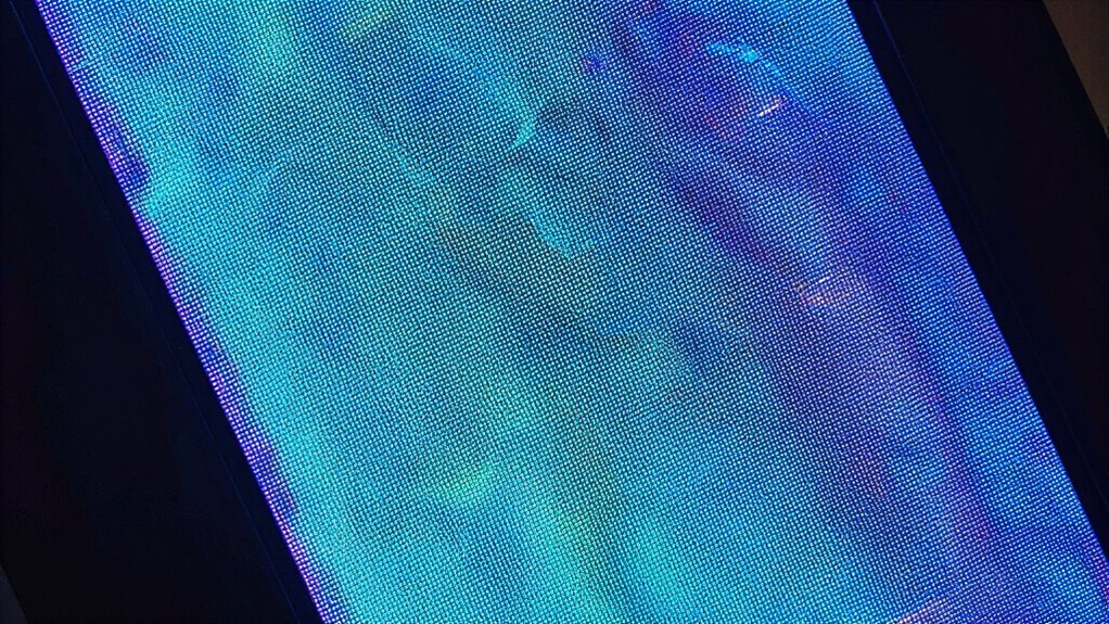 avoid static bright content