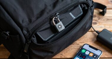 secure gadgets while traveling