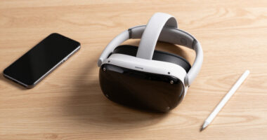 Magic Leap Restructures: Cutting 200 Jobs To Focus On Waveguide Technology In VR