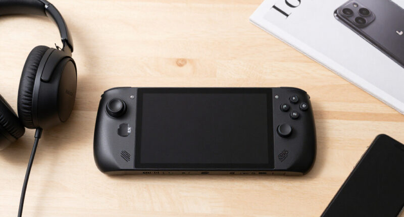 14 Best SteamOS Gaming Handhelds in 2026